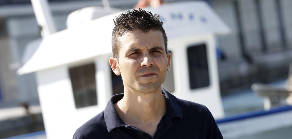 Pascual Durá, patrón del pesquero 'Nuestra Madre Loreto': «No se puede dejar a nadie morir en el mar»