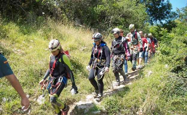 Cuatro espeleólogos portugueses están atrapados en la misma cueva donde este verano rescataron a una valenciana