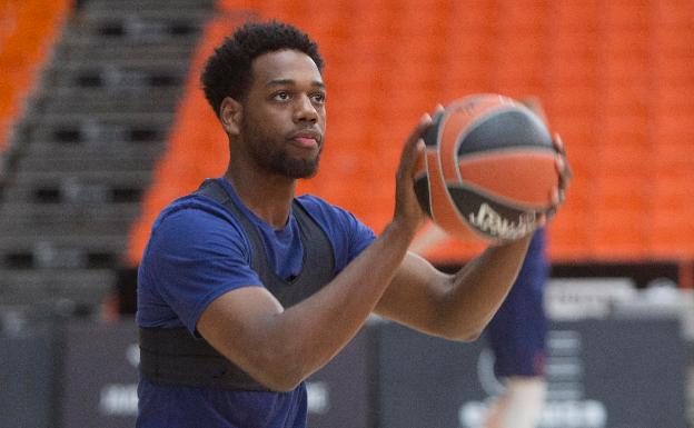 Loyd, pendiente de su anillo de la NBA