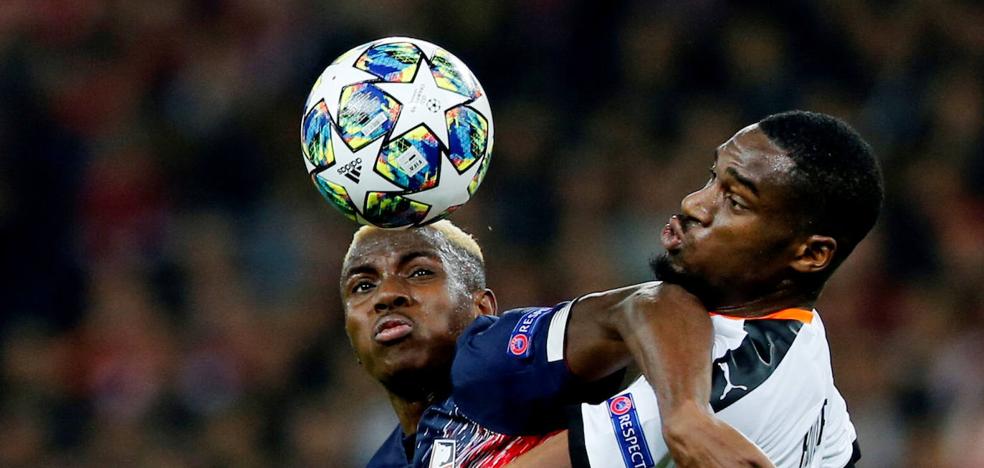 Toque a Kondogbia