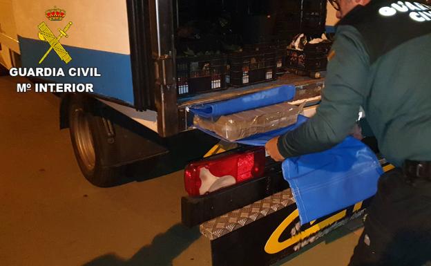 Intervienen 400 kilos de hachís dentro de un camión en Sagunto