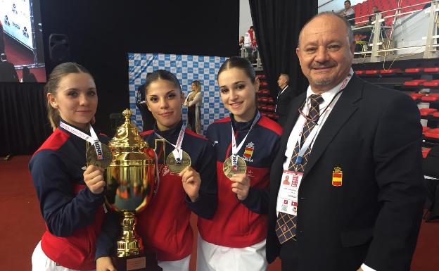 Dos valencianas ganan el campeonato del mundo de kárate