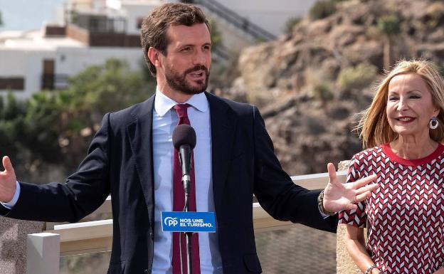 Casado evita esta vez dejarse arrastrar por Vox y se refugia en la economía