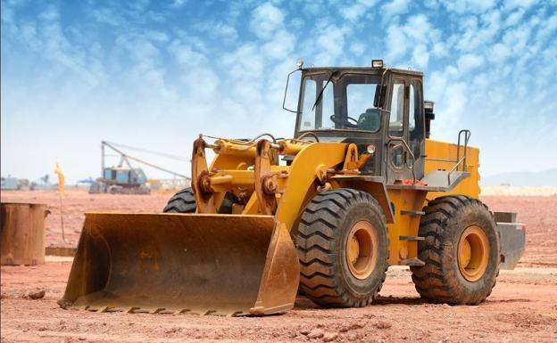 La Guardia Civil investiga a un hombre que dejó a sus hijas de 3 y 8 años conducir maquinaria pesada