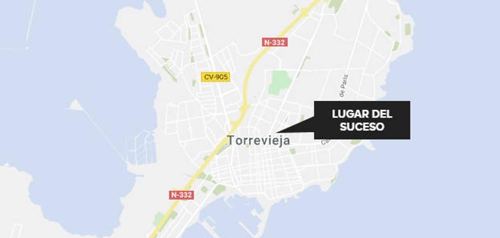 Un alumno apuñala a otro por la espalda tras discutir por motivos religiosos en Torrevieja