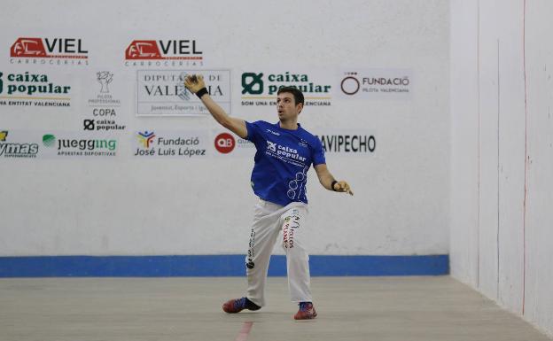 De la Vega quiere el doblete