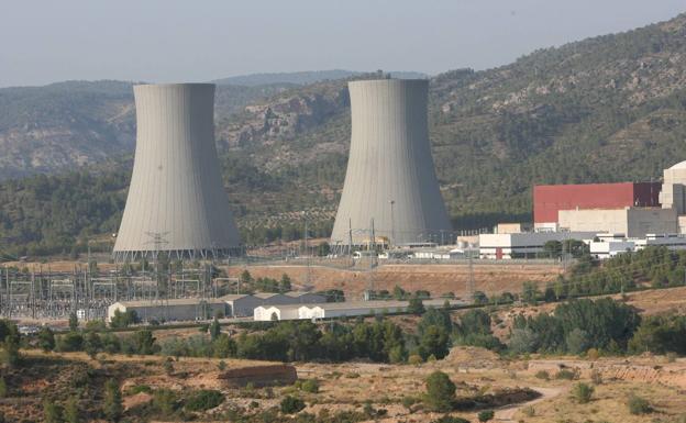 La Central Nuclear de Cofrentes para durante 35 días para recargar combustible