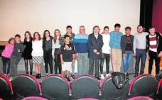 Alumnos del IES Els Èvols graban un vídeo sobre el bullying