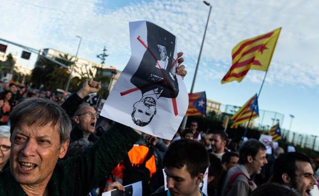 Los radicales independentistas acosan a los invitados a los premios Princesa de Girona