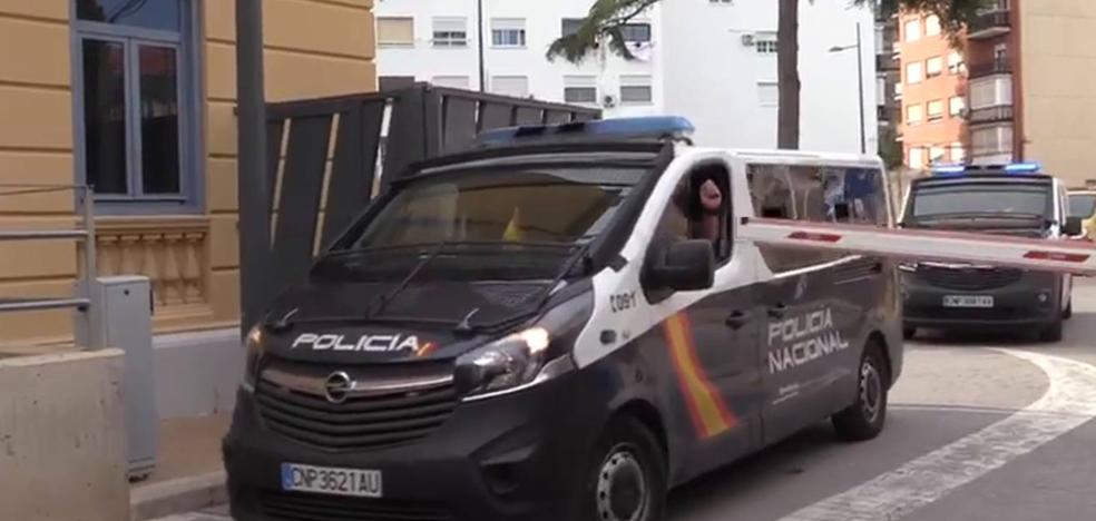 Medio centenar de policías nacionales parten de Valencia hacia Cataluña para reforzar la seguridad