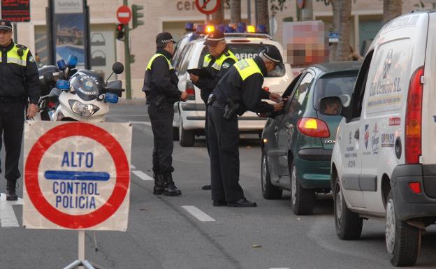 Tráfico prohíbe la circulación de patinetes en calles peatonales mientras que Valencia lo permite