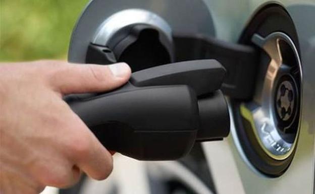 Los españoles confiesan por qué no compran coches eléctricos