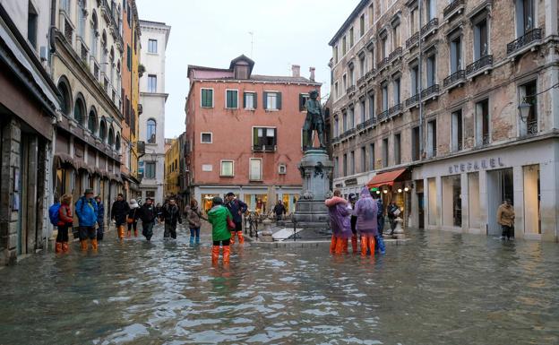 Venecia comienza a recuperar la normalidad tras la peor semana de su historia