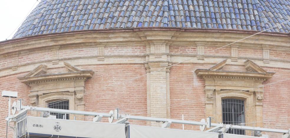 El toldo de la Basílica cumple siete años sin estrenar