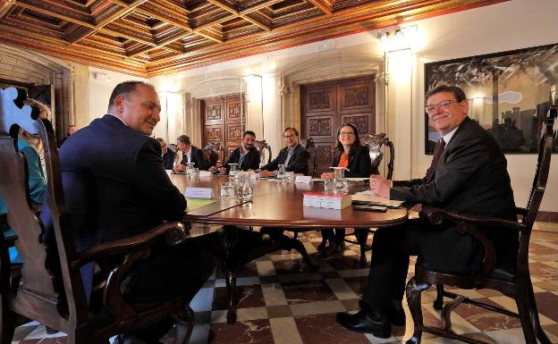 El Botánico cambia la ley para allanar el camino a los funcionarios para ser alto cargo