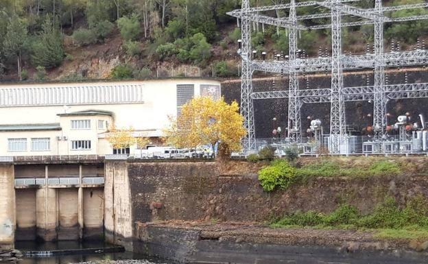 Un muerto y cuatro heridos en una deflagración en la presa extremeña de Cijara