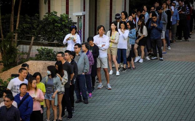 Hong Kong traslada la ira a las urnas