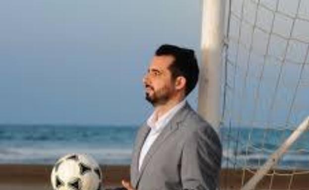 El Valencia oficializa el fichaje de Román Bellver como director de estrategias de comunicación