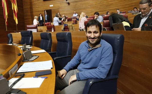 Vicent Marzà mueve ficha para liderar Compromís: «Si quieren mis compañeros, lo pensaré»