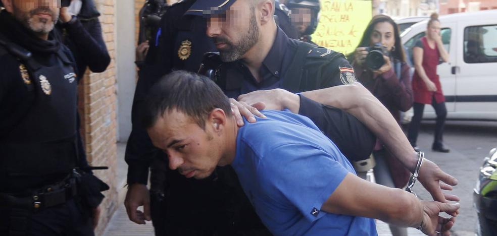 Primera prisión permanente en la Comunitat para el hombre que degolló a su hija de dos años en Alzira para vengarse de su mujer