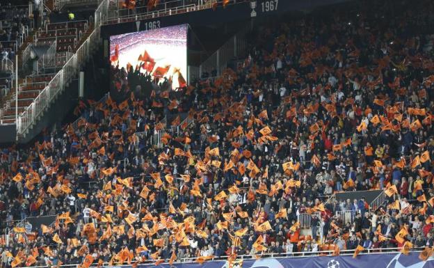 La afición del Valencia se apunta al derbi y a la final de Ámsterdam
