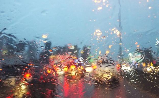 Carreteras cortadas en la Ribera por lluvias intensas de 30 litros en menos de 4 horas