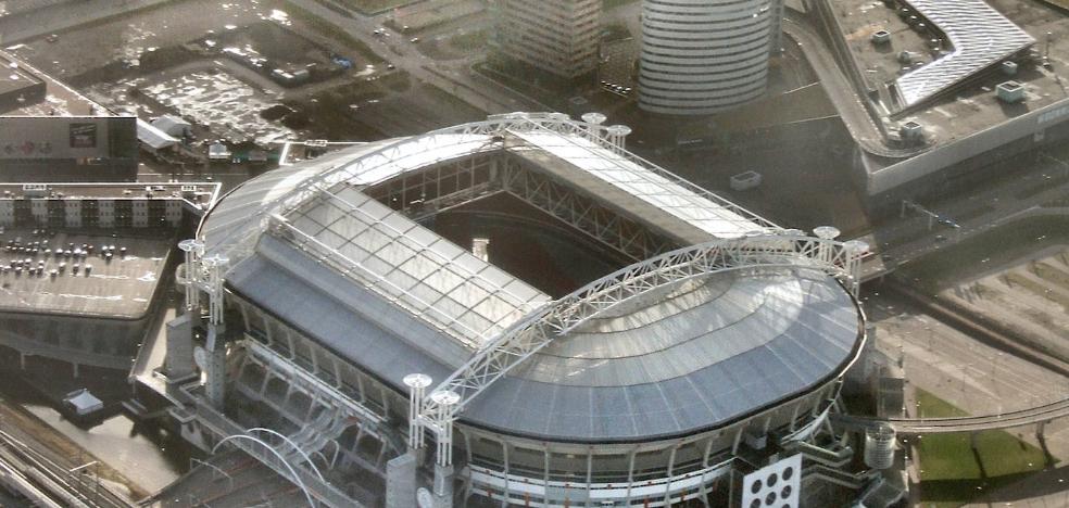 El Ajax decide abrir la cubierta para el partido
