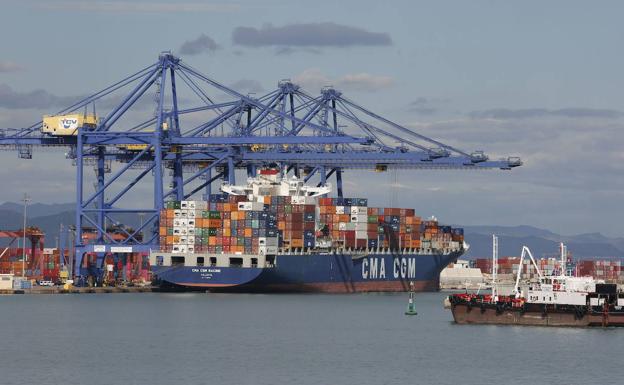 Detenidos por transportar cocaína mezclada con abono desde el puerto de Valencia