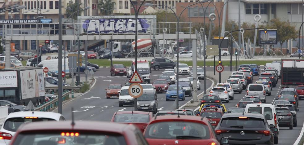 El tráfico sube 26.000 coches al día en los accesos de Valencia en un año