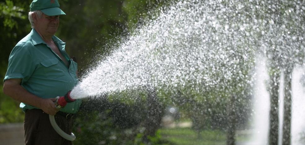 El Ayuntamiento clora el agua de riego tras 16 positivos de legionela
