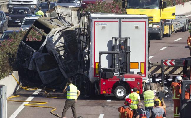 El by-pass sufre un accidente de camión cada dos días y dobla su cifra de víctimas
