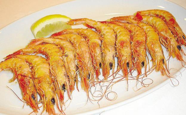 ¿Por qué Sanidad recomienda no chupar las cabezas de las gambas?