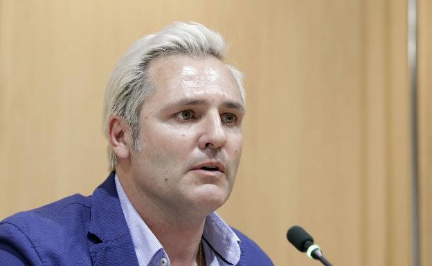 Cañizares ya publicita en el Bernabéu la campaña contra el cáncer infantil que vetó el Valencia