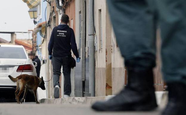 «Pidió un serrucho que no se vendía desde hace tiempo»