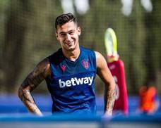 Sergio León, durante un entrenamiento del Levante en la ciudad deportiva de Buñol./LEVANTE UD