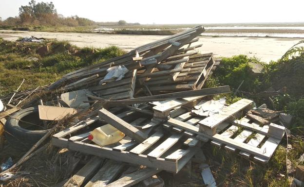 Los vertederos asedian la Albufera