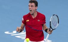 Bautista se sobrepone a la rebeldía de Coppejans