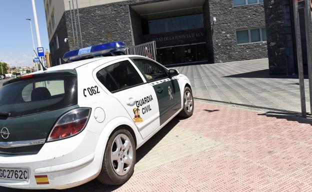 Investigan si un hombre abusó sexualmente de su hija y si también es el padre de su nieto