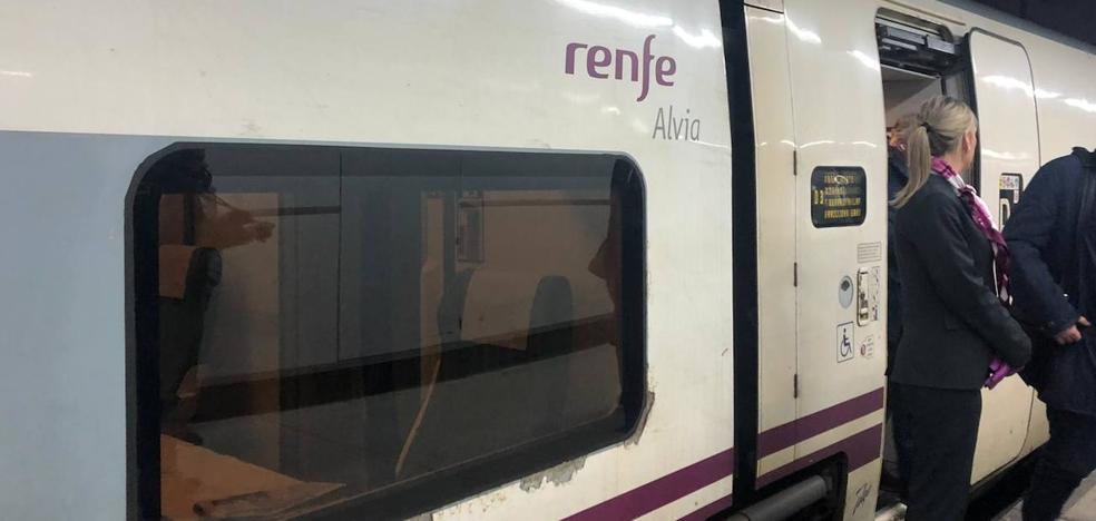 El primer tren llega con retraso