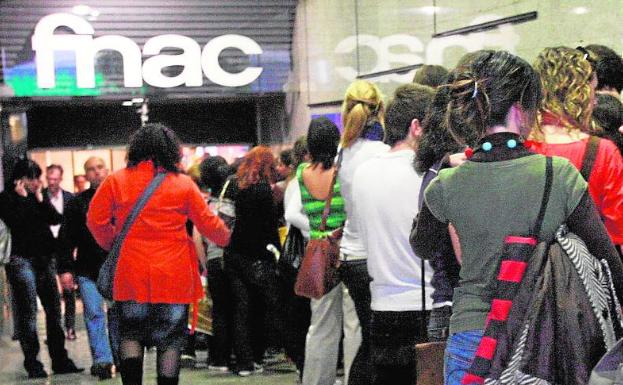 Climent confirma la sanción de 9.000 euros a Fnac por abrir en festivo sin autorización