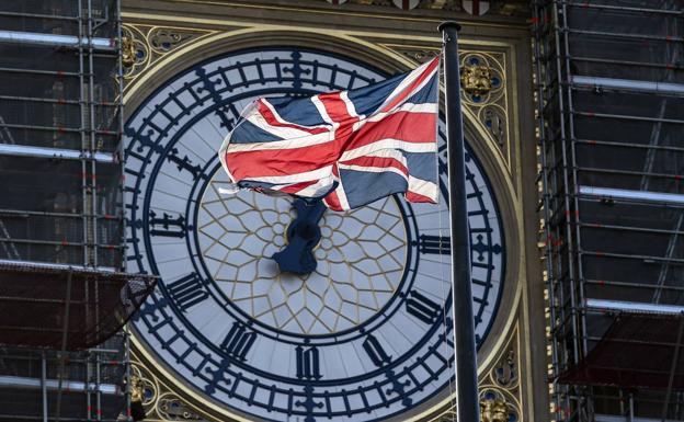 Luces, palabras, monedas y quizá campanas para el 'brexit'