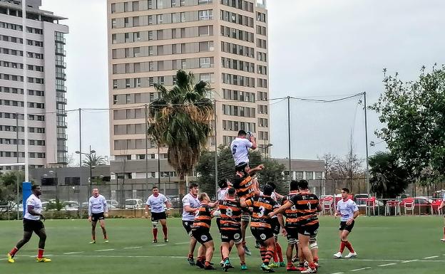 El CAU Valencia acaba con la imbatibilidad de Les Abelles
