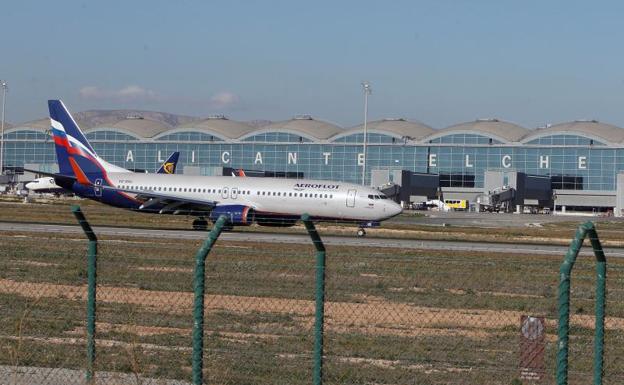 Última hora del temporal: el aeropuerto de Alicante-Elche, cerrado todo el lunes por la borrasca Gloria