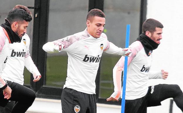 Rodrigo y Alcácer agitan la Copa