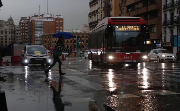 El mar eleva el nivel de la Albufera en 40 centímetros tras saltar las compuertas