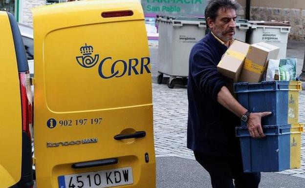 Correos vuelve a los beneficios tras cinco años por el auge de la paquetería