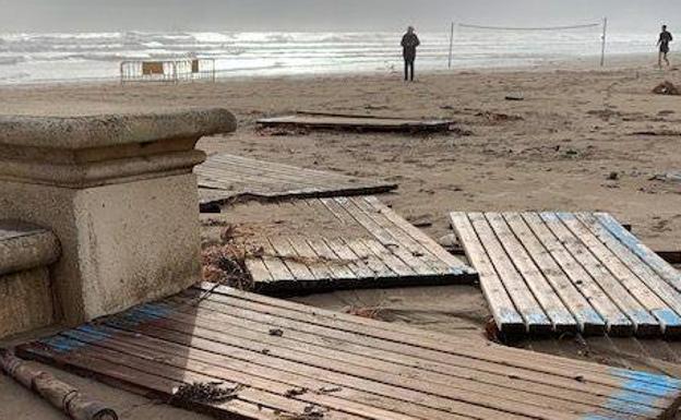 El Ayuntamiento ofrece a Costas construir juntos las dunas en la Malvarrosa