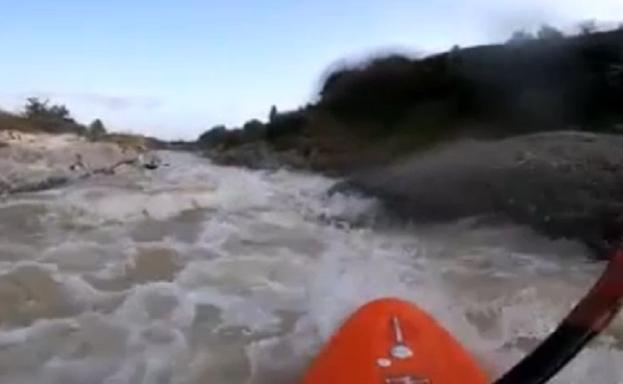 Descenso en kayak por el bravo río Gorgos tras el paso de 'Gloria'