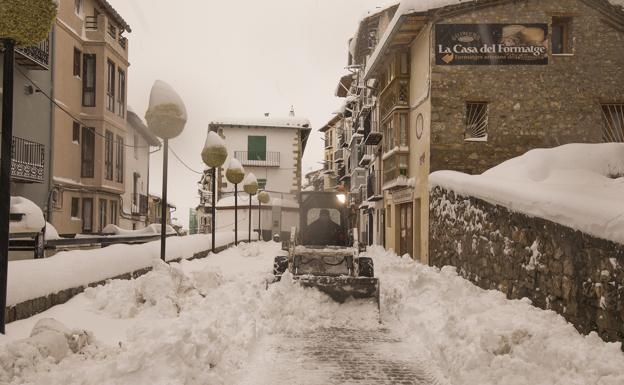 El temporal de nieve deja importantes daños en Morella