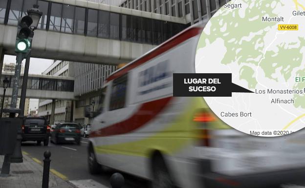 Un trabajador de 64 años herido al caer de varios metros de altura mientras limpiaba cristales en Puzol